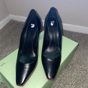 Off White Spike Pump